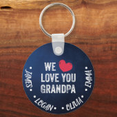 We houden van je Opa, Aangepaste Namen Sleutelhanger (Voorkant)