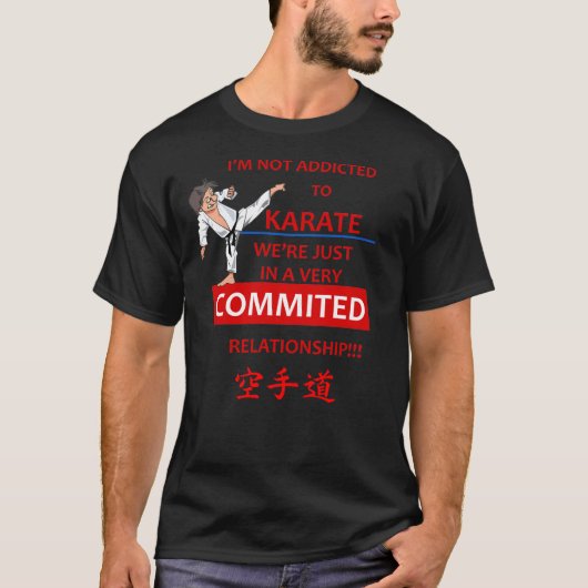 We houden van KARATE! GEADDICEERD! T-shirt (Voorkant)