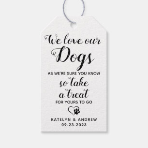 We houden van onze honden die een koekje met een h cadeaulabel