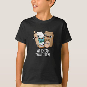 We Kneden Gist Andere Grappige Bak Puns Donkere BG T-shirt
