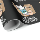 We Kneed Gist Andere Grappige Bakpuns Donker BG Cadeaupapier (Rol Hoek)
