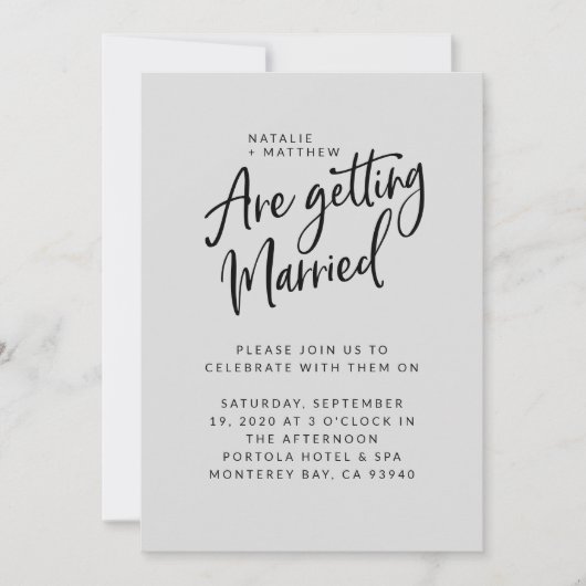 We krijgen een huwelijksscripttrouwuitnodiging save the date (Voorkant)