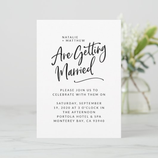 We krijgen een huwelijksscripttrouwuitnodiging save the date (Staand voorkant)