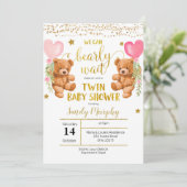 We kunnen het Baby shower van twee meisjes afwacht Kaart (Staand voorkant)