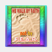 We lopen langs Faith Magnet (Voorkant)
