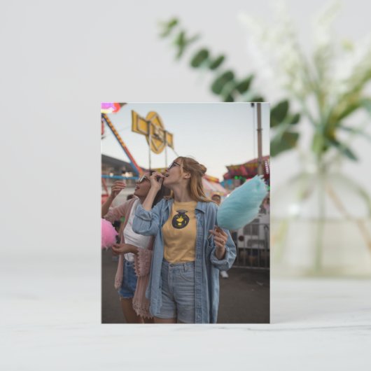 We lopen naar buiten briefkaart (Staand voorkant)