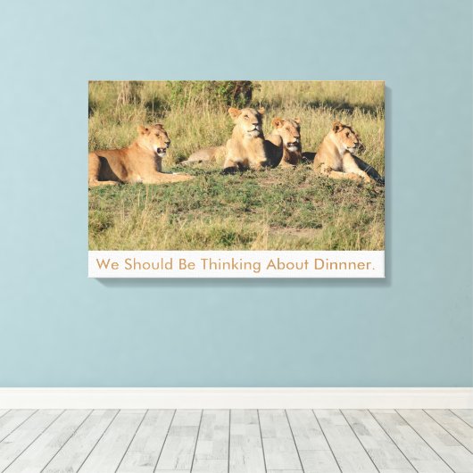 We moeten denken aan het avondeten. canvas afdruk (Insitu (Houten vloer))