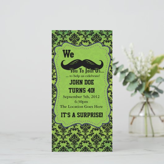 We Mustache je om mee te doen. (Staand voorkant)