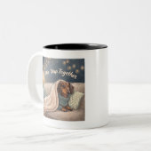 We Nap Together – Cozy Dachshund Mug for Dog Lover Tweekleurige Koffiemok (Voorkant links)