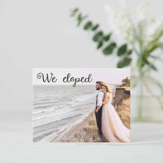 We ontwikkelden moderne minimalistische 2 fotoaank briefkaart (Staand voorkant)