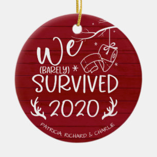 We overleven 2020 Cute Funny Covid KerstRed Keramisch Ornament