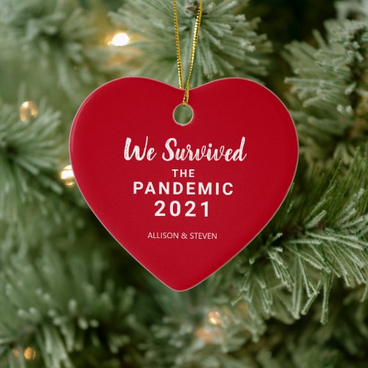 We overleven de Pandemische Rode Hart Couples van  Keramisch Ornament (Boom)