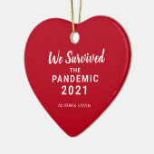 We overleven de Pandemische Rode Hart Couples van  Keramisch Ornament (Links)