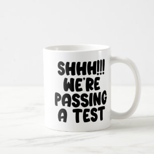 We pingen een test grappige test dag 2022 testen l koffiemok