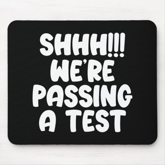 We pingen een test grappige test dag 2024 testen l muismat (Voorkant)