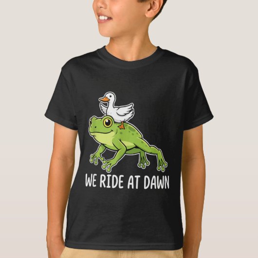 We Ride At Dawn Funny Duck Riding Frog Chaotic Ani T-shirt (Voorkant)