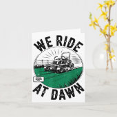 We Ride At Dawn Lawn Mower Zero-turn Funny Dad Mow Kaart (Gele Bloem)