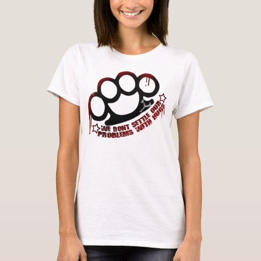 We schikken ons niet t-shirt (Voorkant)