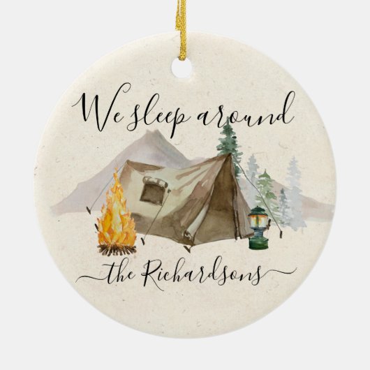 We slapen rond Waterverf en personaliseren Camp Te Keramisch Ornament (Achterkant)