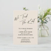 We sloten de Knot Simple Elegant Typography Cream Kaart (Staand voorkant)