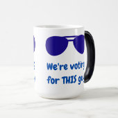 We stemmen op DEZE man Magische Mok (Voorkant rechts)