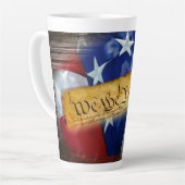 We The People Amerikaanse Vlag Latte Mok (Linkerhoek)