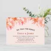 We Tied the Knot Oranje Bloemige Trouwreceptie Kaart (Staand voorkant)