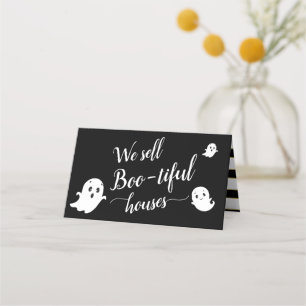 We verkopen Boo-tiful huizen Halloween Makelaar Plaatskaartje