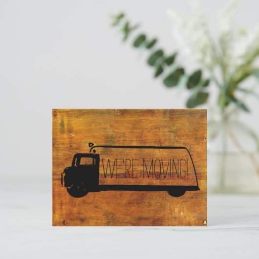 We verplaatsen retro verhuiswagen van Old Wood Aankondigingskaart (Staand voorkant)