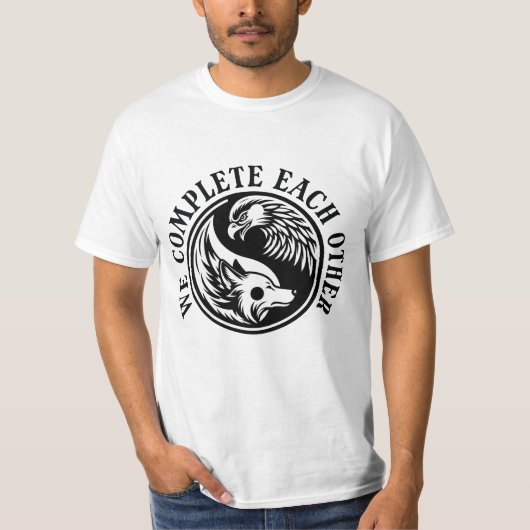 WE VERVOLLEDIGEN ELKAAR MET WOLF EN AREND T-SHIRT (Voorkant)