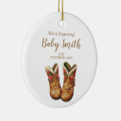 We verwachten Baby Boots zwangerschapsaankondiging Keramisch Ornament (Rechts)