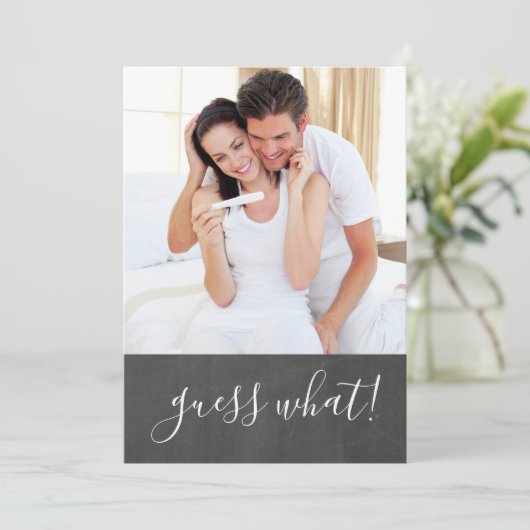 We verwachten dat Chalkboard Fotozwangerschap Aankondiging (Staand voorkant)