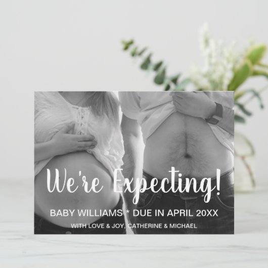 We verwachten grappige aankondiging van de geboort (Staand voorkant)