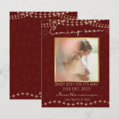 We verwachten santa baby zwangerschapsaankondiging feestdagenkaart (Voorkant / Achterkant)