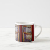 We vliegen allemaal rond hetzelfde licht. espresso kop (Rechts)