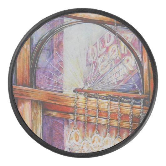 We vliegen allemaal rond hetzelfde licht. hockey puck (Voorkant)