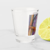 We vliegen allemaal rond hetzelfde licht. shot glas (Links)