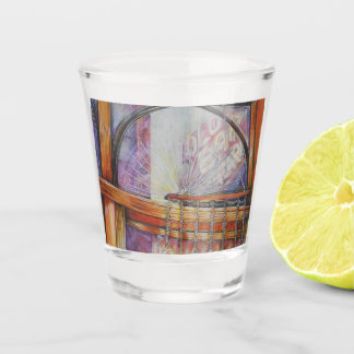 We vliegen allemaal rond hetzelfde licht. shot glas