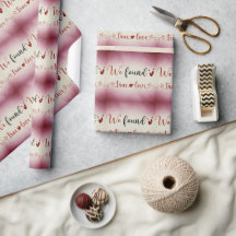 We vonden True Love Dark Red Wrapping Paper