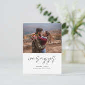 We zeggen ja moderne eenvoudige aankondiging van V Briefkaart (Staand voorkant)