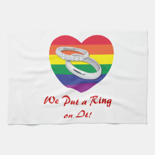 We zetten een ring op het homohuwelijk theedoek