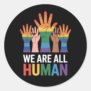We zijn allemaal Human Rainbow LGBTQ Pride die han Ronde Sticker