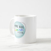 We zijn allemaal menselijk hier regenboog logo koffiemok (Voorkant links)