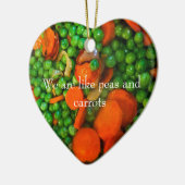 We zijn als erwten en wortelen keramisch ornament (Links)