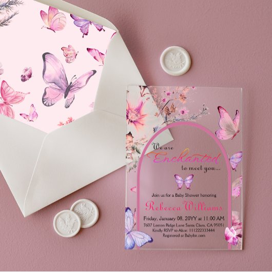 We zijn betoverd door het Pink Butterfly Baby show Acryl Uitnodigingen