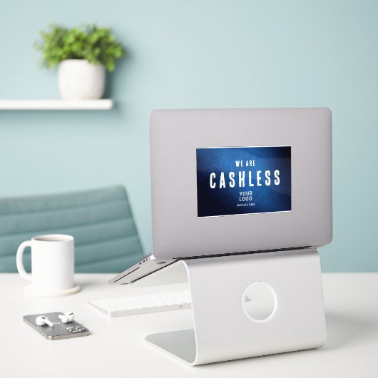 We zijn Cashless - Blauwe Grunge Gradiënt Vinyl Sticker (Laptop op bureau)