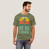 We zijn Clubbin Funny Retro Golf Clubs Pun Best T-shirt (Voorkant volledig)