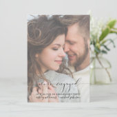 We zijn een deelnemers aan een moderne partij die  kaart (Staand voorkant)