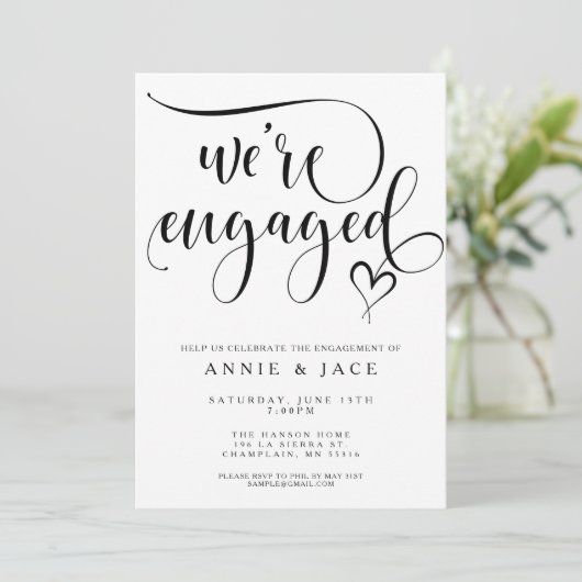 We zijn een uitnodiging van de Engaged Party (Staand voorkant)