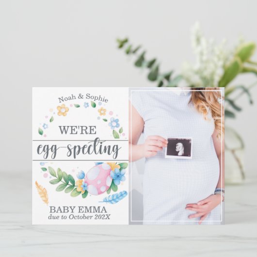 "We zijn ei-speurend" Pasen zwangerschap aankondig Feestdagenkaart (Staand voorkant)